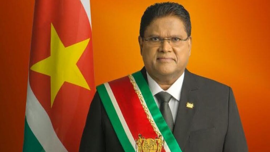 Laatste eer voor Chan Santokhi: Suriname staat stil tijdens emotionele staatsuitvaart